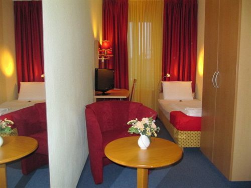 Hotel Am Hauptbahnhof Σβερίν Εξωτερικό φωτογραφία