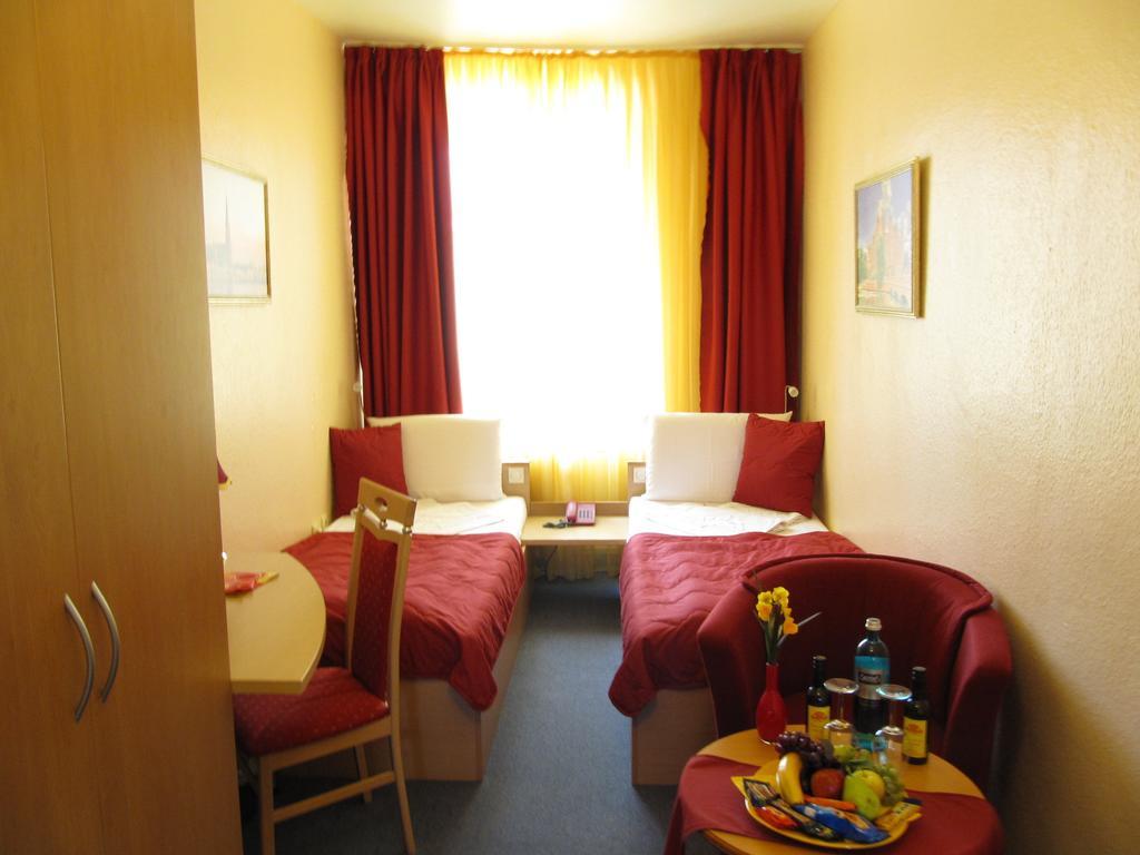 Hotel Am Hauptbahnhof Σβερίν Εξωτερικό φωτογραφία